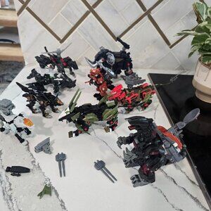 Zoids Miniature Action Figures Set Of 8 Including Mammoth & Dinosaur Models